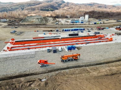 Standuri autoportante pentru grinzi prefabricate din beton: Secţiunea 4 Tigveni - Curtea de Argeș - Autostrada Sibiu – Pitești