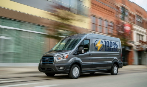 Ford prezintă E-Transit: primul model Transit 100% electric 